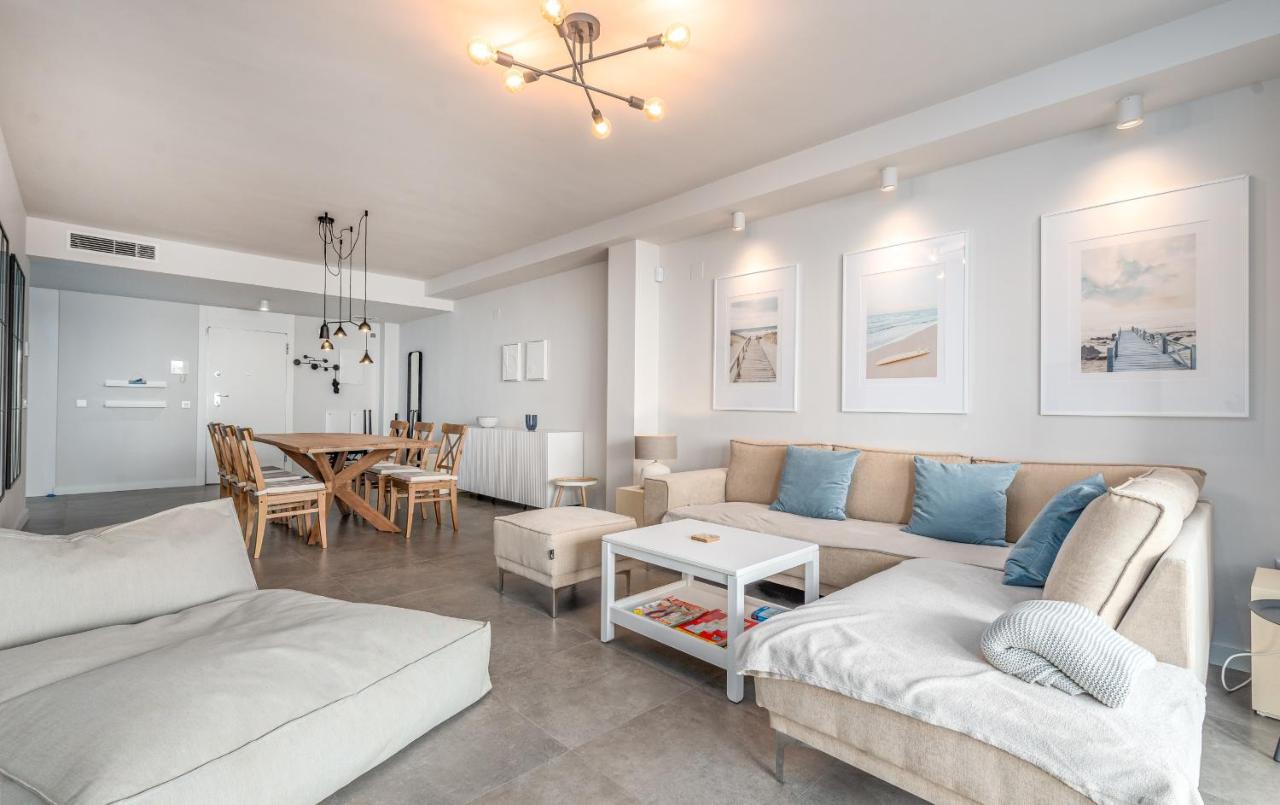 Luxurious Apartment With Sea Views Blue Suites B2-103 Манільва Екстер'єр фото